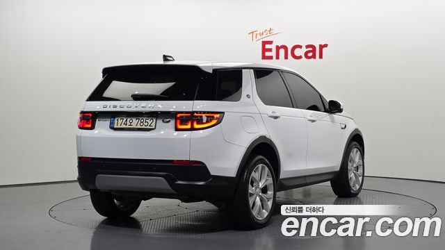 Land Rover Discovery Sport 2021 — photo 2