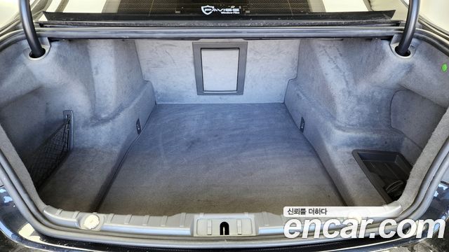 BMW 7-Series 2010 — photo 20