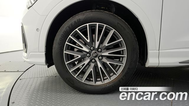 Audi Q3 2024 — photo 5