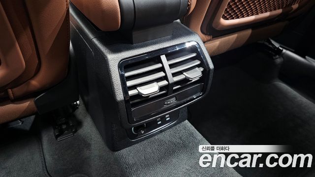 Audi Q3 2024 — photo 17