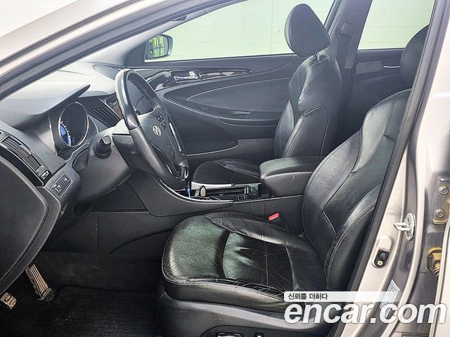 Hyundai Sonata 2010 — photo 11