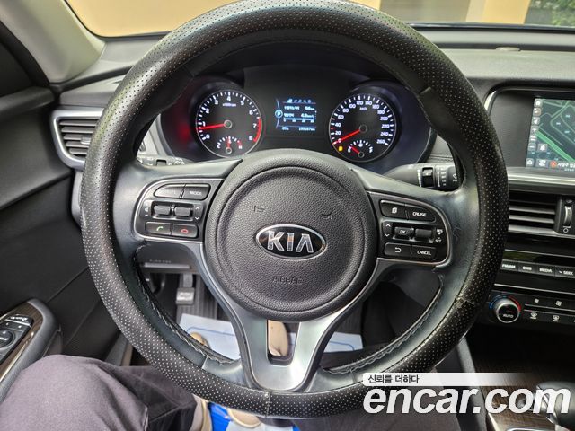 Kia K5 2016 — photo 11