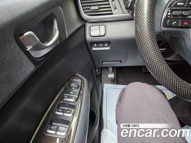 Kia K5 2016 — photo 15