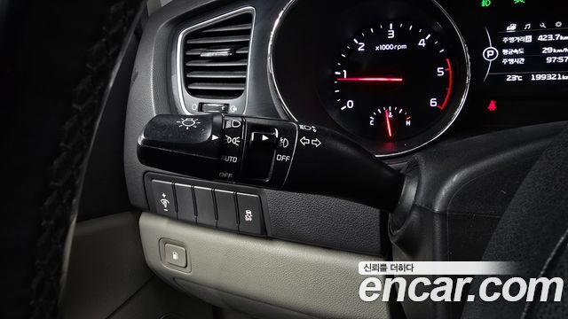 Kia Canival 2017 — photo 17