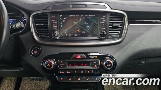 Kia Sorento 2018 — photo 12