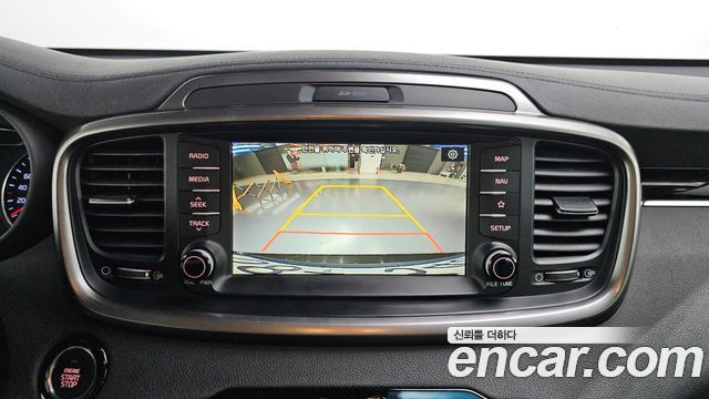 Kia Sorento 2018 — photo 13
