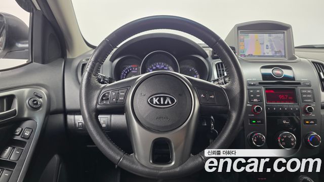 Kia Porte 2012 — photo 15