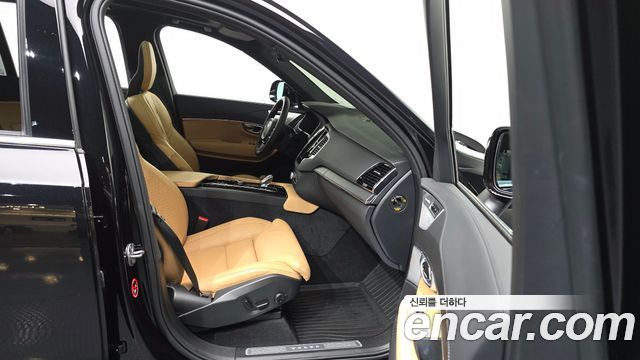 Volvo XC90 2024 — photo 17