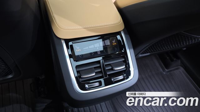 Volvo XC90 2024 — photo 25