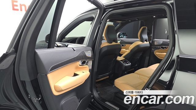 Volvo XC90 2024 — photo 16