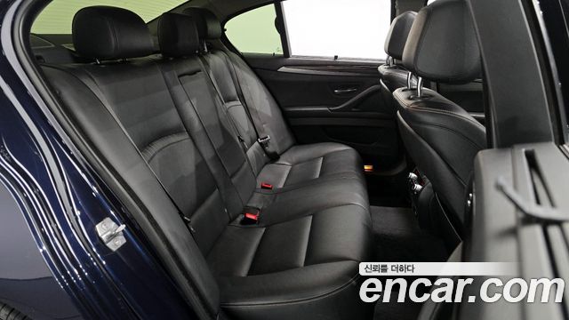 BMW 5-Series 2014 — photo 11