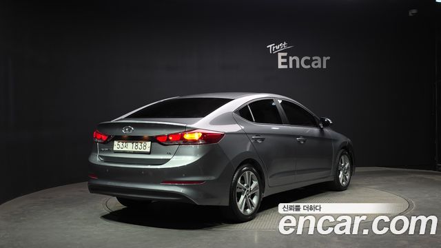 Hyundai AVANTE 2018 — photo 2