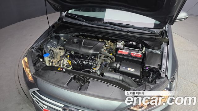 Hyundai AVANTE 2018 — photo 6