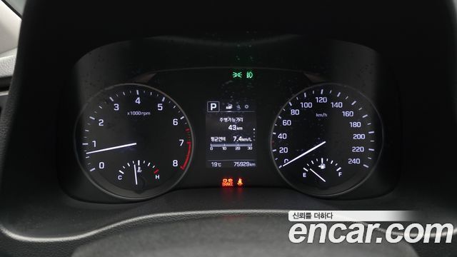 Hyundai AVANTE 2018 — photo 11