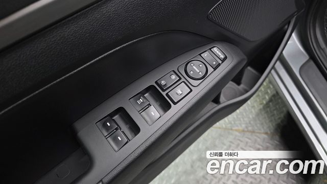 Hyundai AVANTE 2018 — photo 25