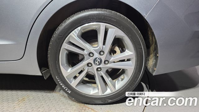 Hyundai AVANTE 2018 — photo 7