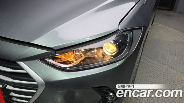 Hyundai AVANTE 2018 — photo 8