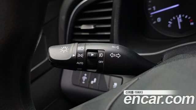 Hyundai AVANTE 2018 — photo 27