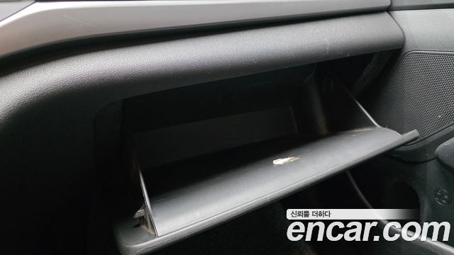 Hyundai AVANTE 2018 — photo 29
