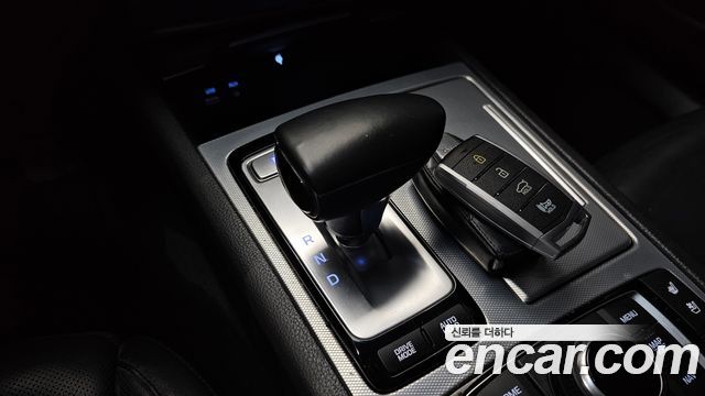 Genesis G80 2017 — photo 9