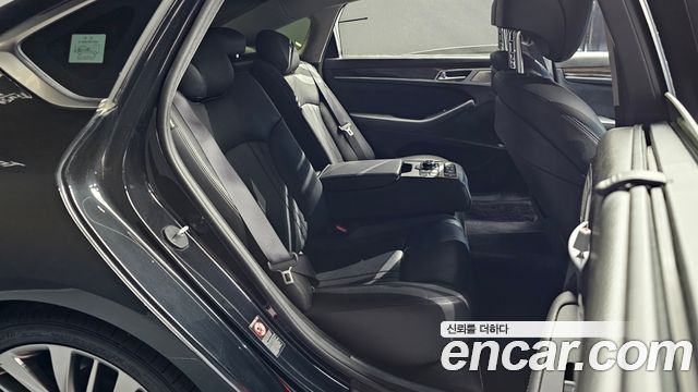 Genesis G80 2017 — photo 12