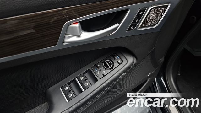 Genesis G80 2017 — photo 17