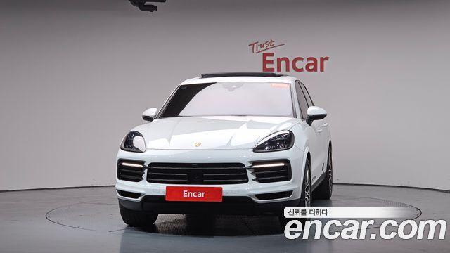 Porsche Cayenne 2023 — photo 3