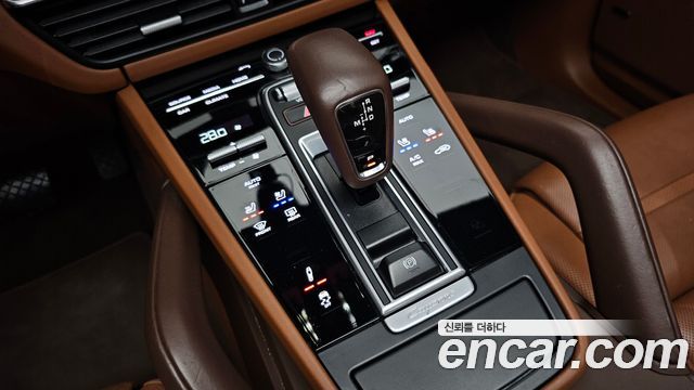 Porsche Cayenne 2023 — photo 12