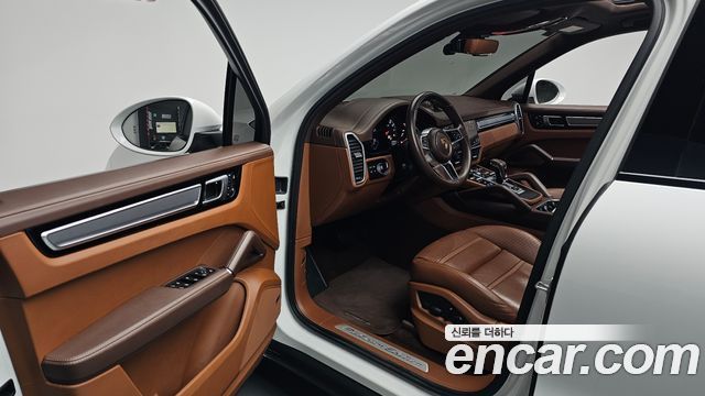 Porsche Cayenne 2023 — photo 13