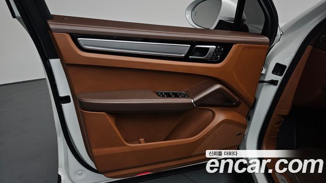 Porsche Cayenne 2023 — photo 14