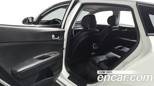 Kia K5 2020 — photo 16