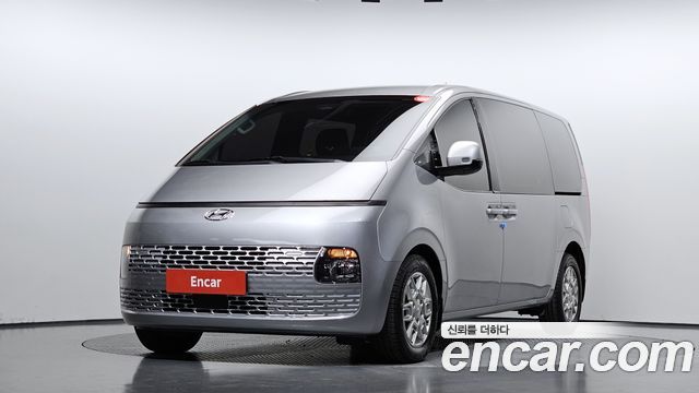 Hyundai Staria 2023 — photo 1