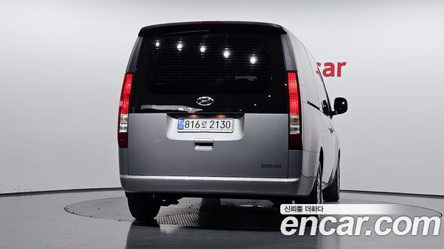 Hyundai Staria 2023 — photo 4