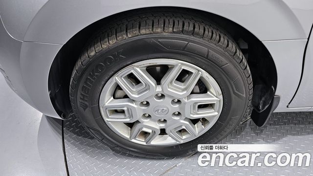 Hyundai Staria 2023 — photo 5