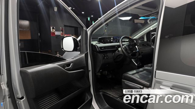 Hyundai Staria 2023 — photo 13