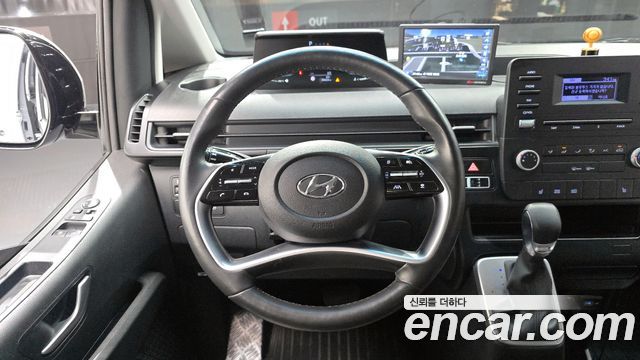 Hyundai Staria 2023 — photo 19