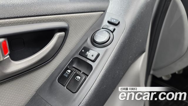 Hyundai Starex 2014 — photo 24