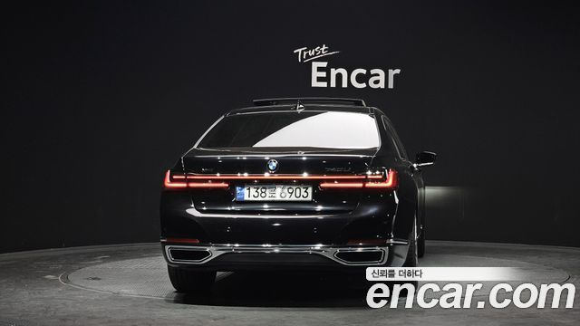 BMW 7-Series 2021 — photo 4