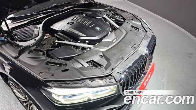 BMW 7-Series 2021 — photo 6