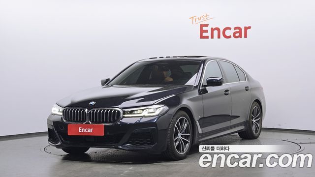 BMW 5-Series 2022 — photo 1