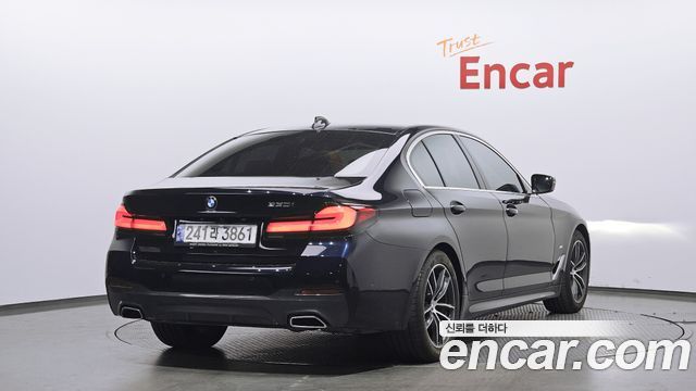 BMW 5-Series 2022 — photo 2