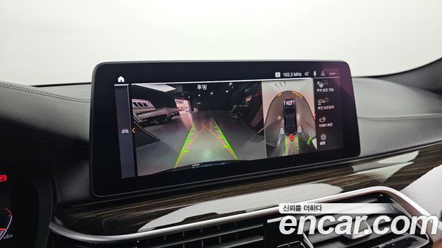 BMW 5-Series 2022 — photo 15
