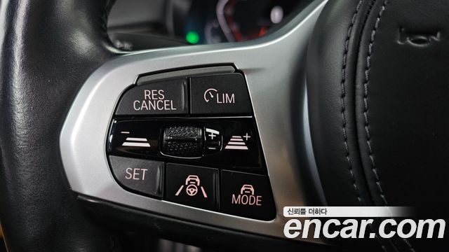 BMW 5-Series 2022 — photo 18