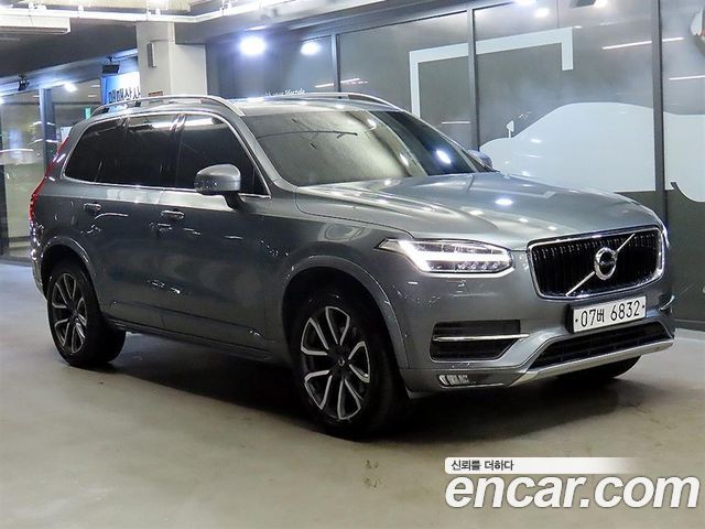 Volvo XC90 2018 — photo 1