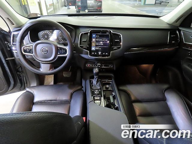 Volvo XC90 2018 — photo 10