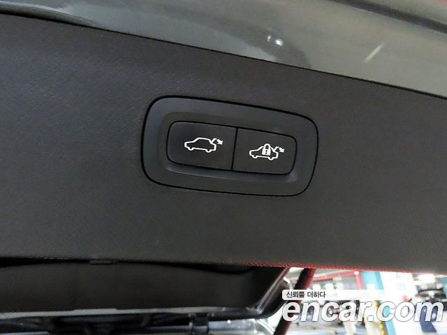Volvo XC90 2018 — photo 16