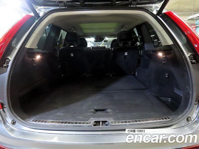 Volvo XC90 2018 — photo 17