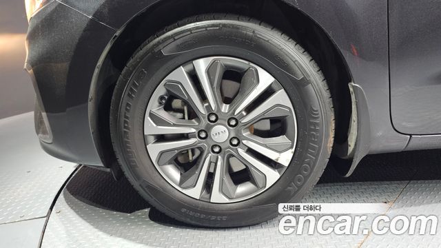 Kia Canival 2019 — photo 5