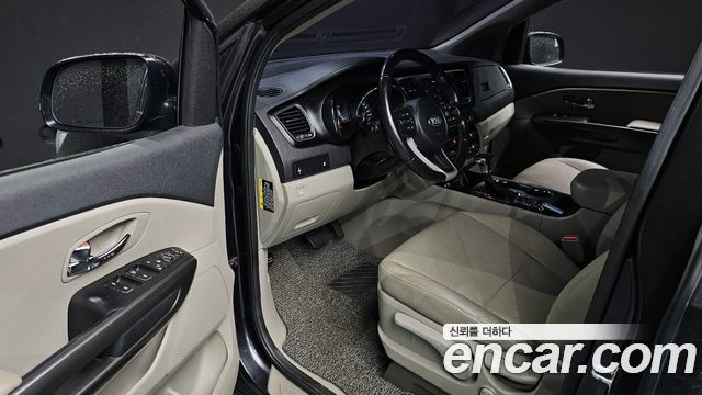 Kia Canival 2019 — photo 13