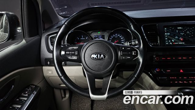 Kia Canival 2019 — photo 19